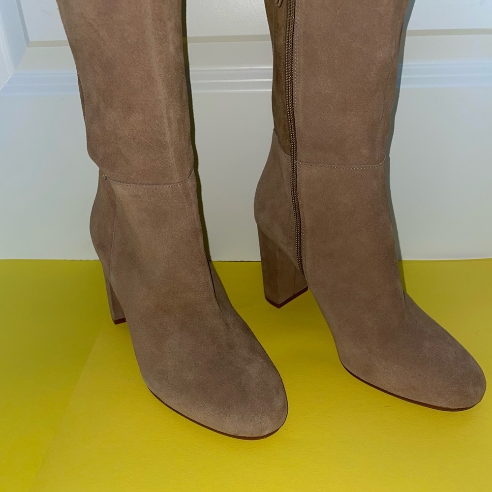 Vince Camuto Beige Suede Boots. Size 8.5 - Picture 5 of 11